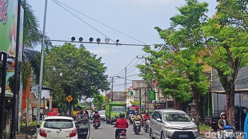 Kamera tilang elektronik dipasang di Jalan Raya Ahmad Yani, Kelurahan Subagan, Karangasem. (I Wayan Selamat Juniasa/detikBali)