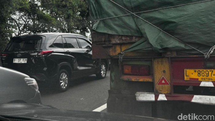 Kecelakaan beruntunt Tol Sidoarjo-Waru