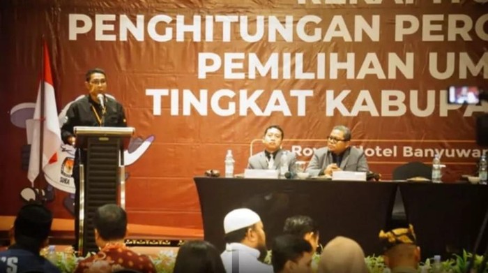 Ketua Bawaslu Banyuwangi Adrianus Yansel Pale Ketua Bawaslu Banyuwangi Adrianus Yansel Pale