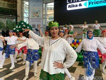 Bugar dan Happy dengan Line Dance