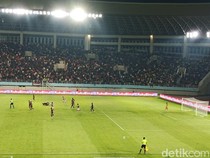 Riyandi Kartu Merah, Babak Pertama Persis Vs PSM Tanpa Gol