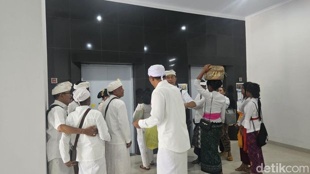 Lift di Pura Penataran Agung Catur Parahyangan Ratu Pasek Linggih Ida Betara Mpu Ghana di Dusun Punduk Dawa, Desa Pesinggahan, Kecamatan Dawan, Klungkung. (Putu Krista/detikBali)