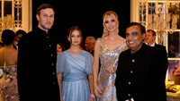 Ivanka Trump dan keluarga juga hadir dan berfoto bersama Mukesh.