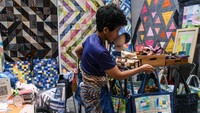Produk dari limbah fesyen ini menghadirkan banyak model, produknya juga memiliki harga ekonomi yang tinggi tergantung tingkat kesulitan proses pembuatannya.
