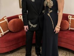 Manusia Rp 2.800 Triliun dan Istrinya yang Sederhana