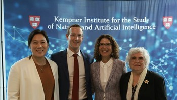 Priscilla pun kerap menemani Zuck dalam berbagai acara resmi. Foto: Instagram