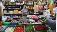 Menjelang Ramadan mayoritas harga kebutuhan pokok mengalami kenaikan.