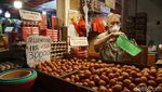Memantau Harga Sembako di Pasar Senen Jelang Ramadan