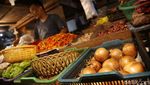 Memantau Harga Sembako di Pasar Senen Jelang Ramadan