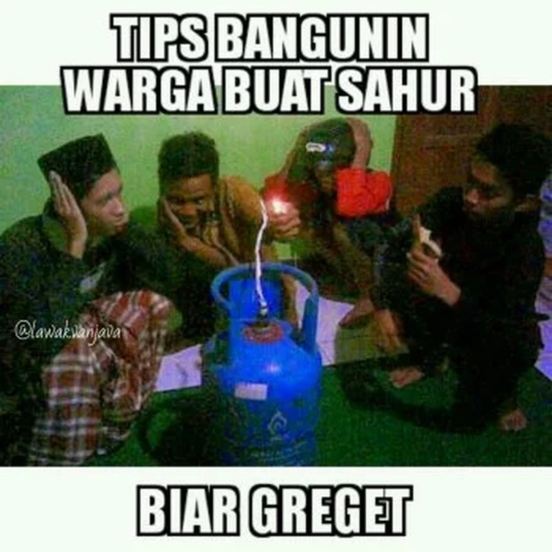 Alhamdulillah, sebentar lagi bulan suci Ramadhan akan datang. Berikut ini meme pertanda bulan puasa sudah dekat. Btw, sudah puasa ganti belum?