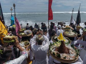 Daftar Tradisi Rangkaian Upacara Menjelang Hari Raya Suci Nyepi