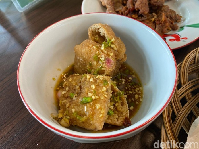 Nasi Bejeg Wijaya, warung makan milik Ussy Sulistiawaty