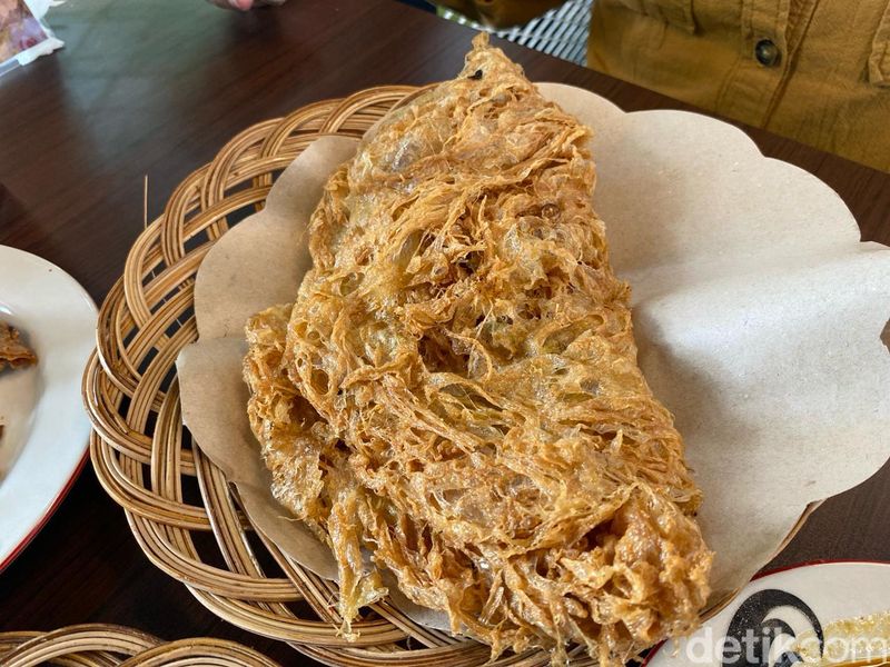 Nasi Bejeg Wijaya, warung makan milik Ussy Sulistiawaty