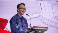 Jason Wong, Global Executive Vice President Shell Lubricants, menyampaikan kata sambutan. Setelah pembangunan selesai, pabrik baru milik Shell di Indonesia ini akan memiliki kapasitas produksi hingga 12 juta liter gemuk (grease) per tahun. Hal ini akan membantu memenuhi permintaan produk gemuk (grease) premium yang terus meningkat di Indonesia. Pabrik ini juga akan menerapkan penggunaan teknologi mutakhir, termasuk contact reactor, untuk meningkatkan kecepatan dan efisiensi produksi. 