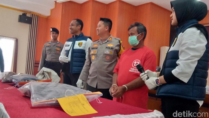 Suyadi, pembunuh kakek bernama Harto dihadirkan di Mapolres Klaten saat konferensi pers Senin (4/3/2024).