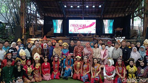 Pertunjukan Panca Sora di Saung Angklung Udjo