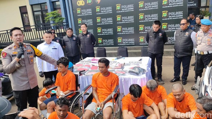 Polsek Kelapa Gading menangkap sejumlah pelaku kejahatan jalanan