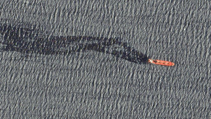 Potret Kapal Kargo Rubymar Tenggelam Diserang Houthi A satellite image shows the Belize-flagged and UK-owned cargo ship Rubymar, which was attacked by Yemen's Houthis, according to the U.S. military's Central Command, before it sank, on the Red Sea, March 1, 2024. Maxar Technologies/Handout via REUTERS THIS IMAGE HAS BEEN SUPPLIED BY A THIRD PARTY. NO RESALES. NO ARCHIVES. MANDATORY CREDIT. DO NOT OBSCURE LOGO