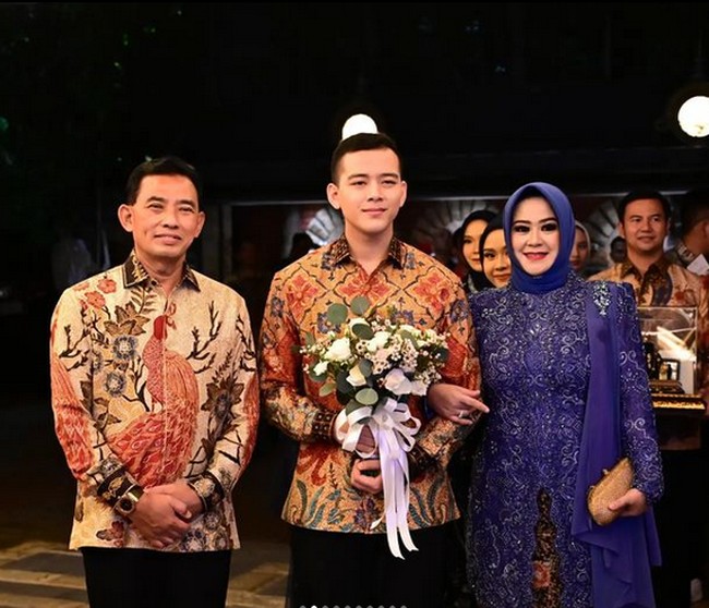 Ayah Hafiz itu adalah Kepala Staf Angkatan Udara (KSAU) dan pensiun dengan pangkat Marsekal. Foto: dok. Instagram @hafizyaakbar