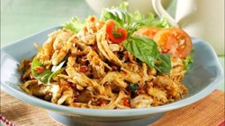 Resep Ayam Suwir Kemangi yang Simpel dan Cocok untuk Stok Lauk
