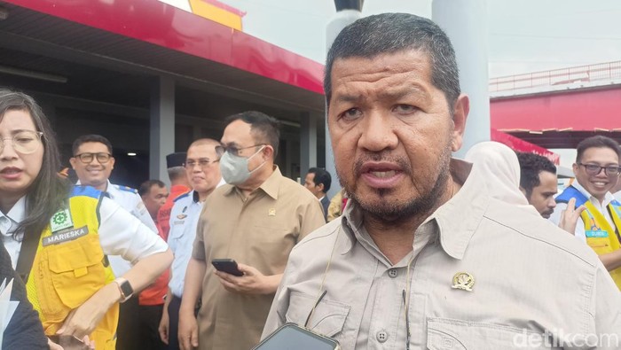 Robert Rouw Wakil Ketua DPR-RI Komisi V