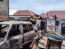 Percikan Api dari Mobil Bikin Rumah Rozali-Warung Tetangga Ludes Terbakar
