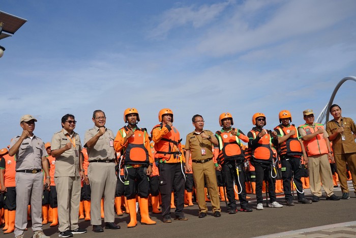 Satgas Khusus Segmen Sungai Ciliwung bentukan Dinas Lingkungan Hidup DKI. (Dok Pemprov DKI)