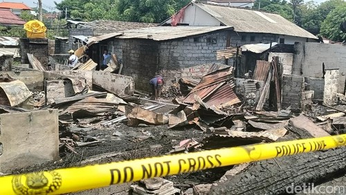 Situasi terkini lokasi kebakaran di Jalan Sekar Sari, Desa Kesiman Kertalangu, Denpasar, Bali, Senin (4/3/2024). (Ni Made Lastri Karsiani Putri/detikBali)