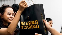 Mengadopsi konsep Neighborhood Store didasari oleh keinginan untuk menciptakan pengalaman berbelanja yang lebih intim dan personal untuk pelanggan.