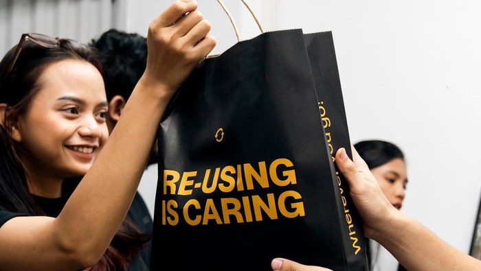 Erigo, brand fashion lokal Indonesia siap mengangkat pengalaman berbelanja dengan konsep Neighborhood Store, yang mengakomodasi selera beragam anak muda Indonesia.