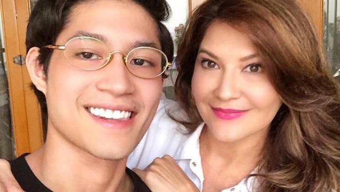 Teuku Rassya dan Tamara Bleszynski