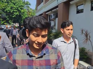 Hadiri Sidang Mediasi, Teuku Ryan: Minta Doanya Ya