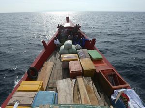 Kapal Kayu Jadi Transportasi Warga Pulau Terluar Pulo Aceh