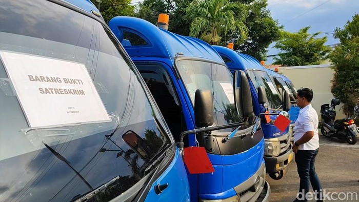 truk tangki solar ilegal