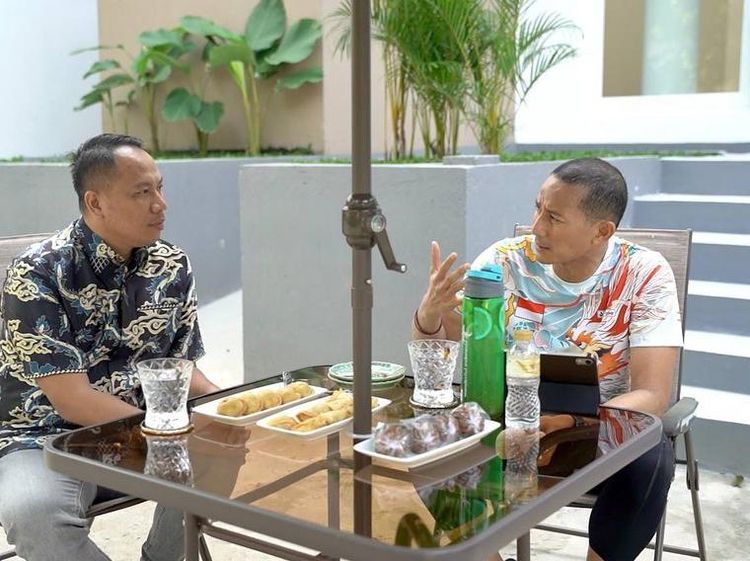 Keseruan Vicky Prasetyo saat Makan Bareng Artis hingga Menteri