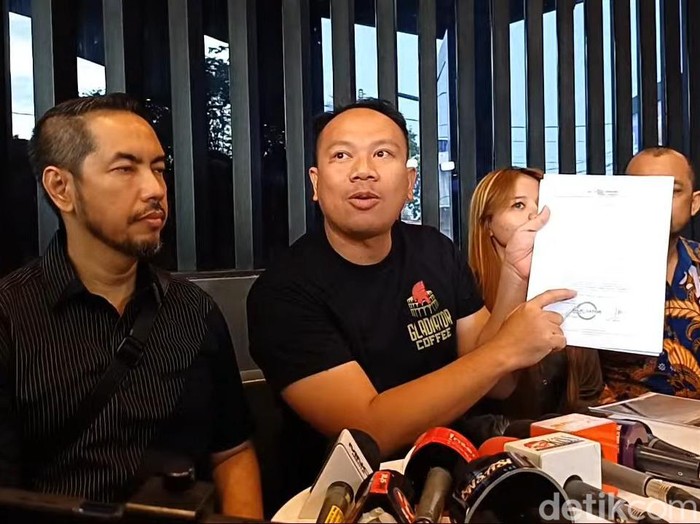 Vicky Prasetyo klarifikasi tudingan penipuan.