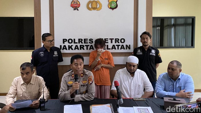 Yunita Sari (31) seorang asisten rumah tangga (ART) jadi tersangka usai membobol ATM milik majikannya. (Devi/detikcom)