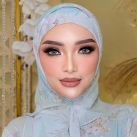 Zaskia Gotik juga pernah batal menikah setelah bertunangan dengan Vicky Prasetyo pada 2013. Hubungan mereka kandas karena Vicky tersandung kasus hukum kala itu. Foto: dok Instagram