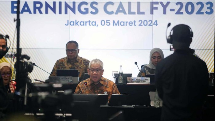 Aksi Korporasi bjb Kala Jadi Pengendali Saham Bank Bengkulu bank bjb melakukan aksi korporasi lanjutan dengan menuntaskan penguatan permodalan sesama Bank Pembangunan Daerah (BPD) melalui skema Kelompok Usaha Bank (KUB) Bank Bengkulu.
Selesainya penyertaan modal tahap I dan II menandai bank bjb resmi sebagai pemegang saham pengendali Bank Bengkulu.
Total penyertaan modal yang telah disetorkan oleh bank bjb kepada Bank Bengkulu sebesar Rp249.929.400.000. dan secara otomatis bjb resmi menjadi pemegang saham pengendali Bank Bengkulu.