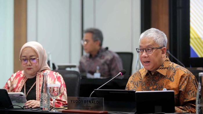 Aksi Korporasi bjb Kala Jadi Pengendali Saham Bank Bengkulu bank bjb melakukan aksi korporasi lanjutan dengan menuntaskan penguatan permodalan sesama Bank Pembangunan Daerah (BPD) melalui skema Kelompok Usaha Bank (KUB) Bank Bengkulu.
Selesainya penyertaan modal tahap I dan II menandai bank bjb resmi sebagai pemegang saham pengendali Bank Bengkulu.
Total penyertaan modal yang telah disetorkan oleh bank bjb kepada Bank Bengkulu sebesar Rp249.929.400.000. dan secara otomatis bjb resmi menjadi pemegang saham pengendali Bank Bengkulu.