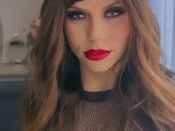 Penampilan Wanita yang Idap Kondisi Langka, Matanya Seperti Mata Kucing