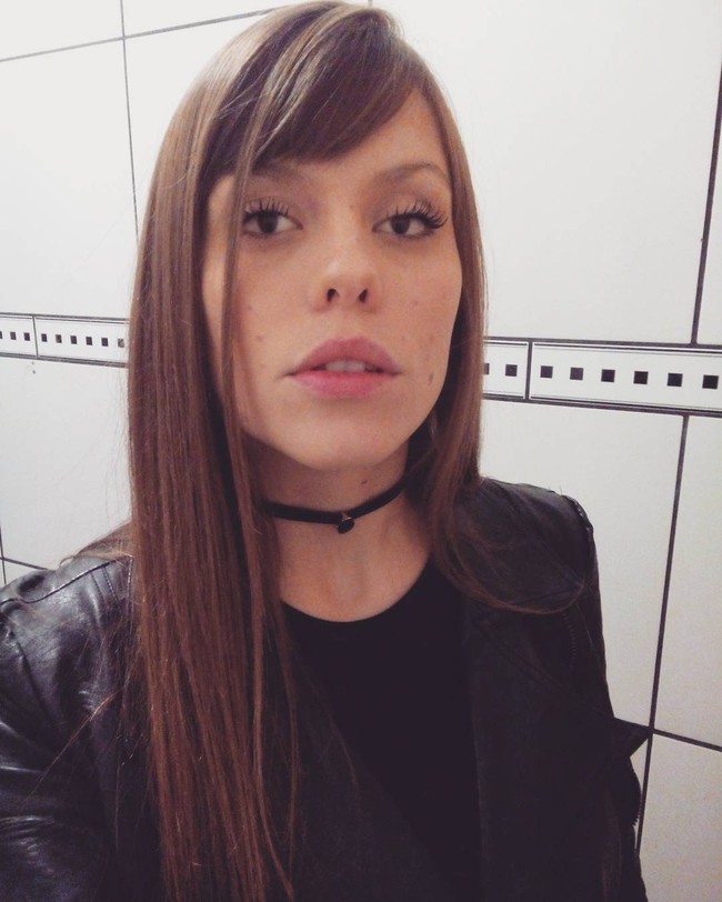 Ibuku dulu bilang ketika aku lahir dokter bilang, Lihat, seekor anak kucing telah lahir ujar Anelizen.  Foto: Instagram Anelize Kloster