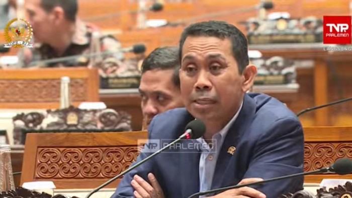 Anggota DPR Kamrussamad