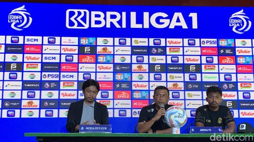Potret preskon prematch Arema, pada Selasa (5/3/2024) di Gianyar.