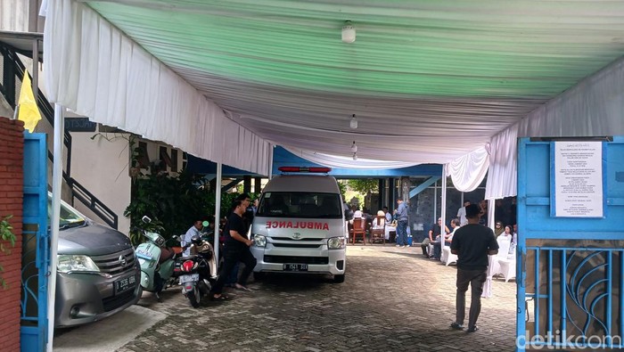 Suasana rumah duka Bimbim Slank