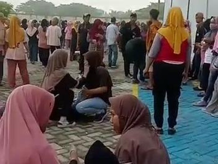 Buruh pabrik rokok di Bojonegoro kesurupan