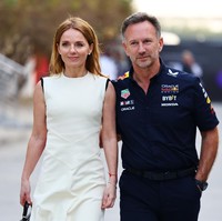 Christian Horner yang dikenal sebagai pimpinan Red Bull Racing dituduh selingkuh dari Geri Halliwell setelah diduga bertukar ratusan pesan WhatsApp yang bersifat seksual dengan rekan kerja perempuan.  Foto: Getty Images
