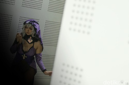 Cosplayer Rithe asal Singapura saat ditemui di Jakarta Toys and Comic Fair pada Sabtu (2/3/2024).