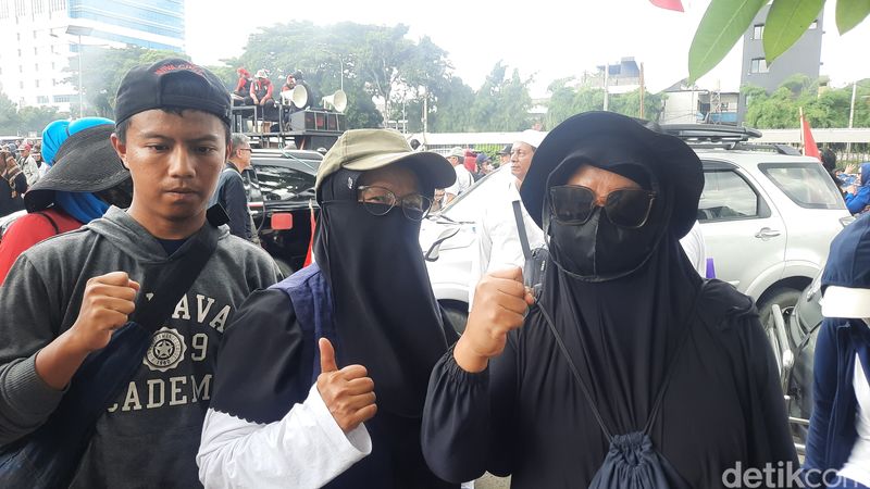 Demonstran depan Gedung DPR, 5 Maret 2024. (Annisa Aulia Rahim/detikcom)