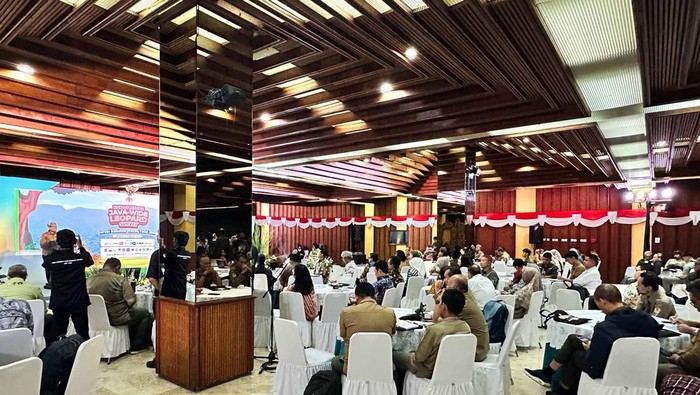 Dukungan Nyata untuk Konservasi Macan Tutul Jawa Kementerian Lingkungan Hidup dan Kehutanan bersama Yayasan Sintas Indonesia memulai program Kick-Off Meeting Java-Wide Leopard Survey.